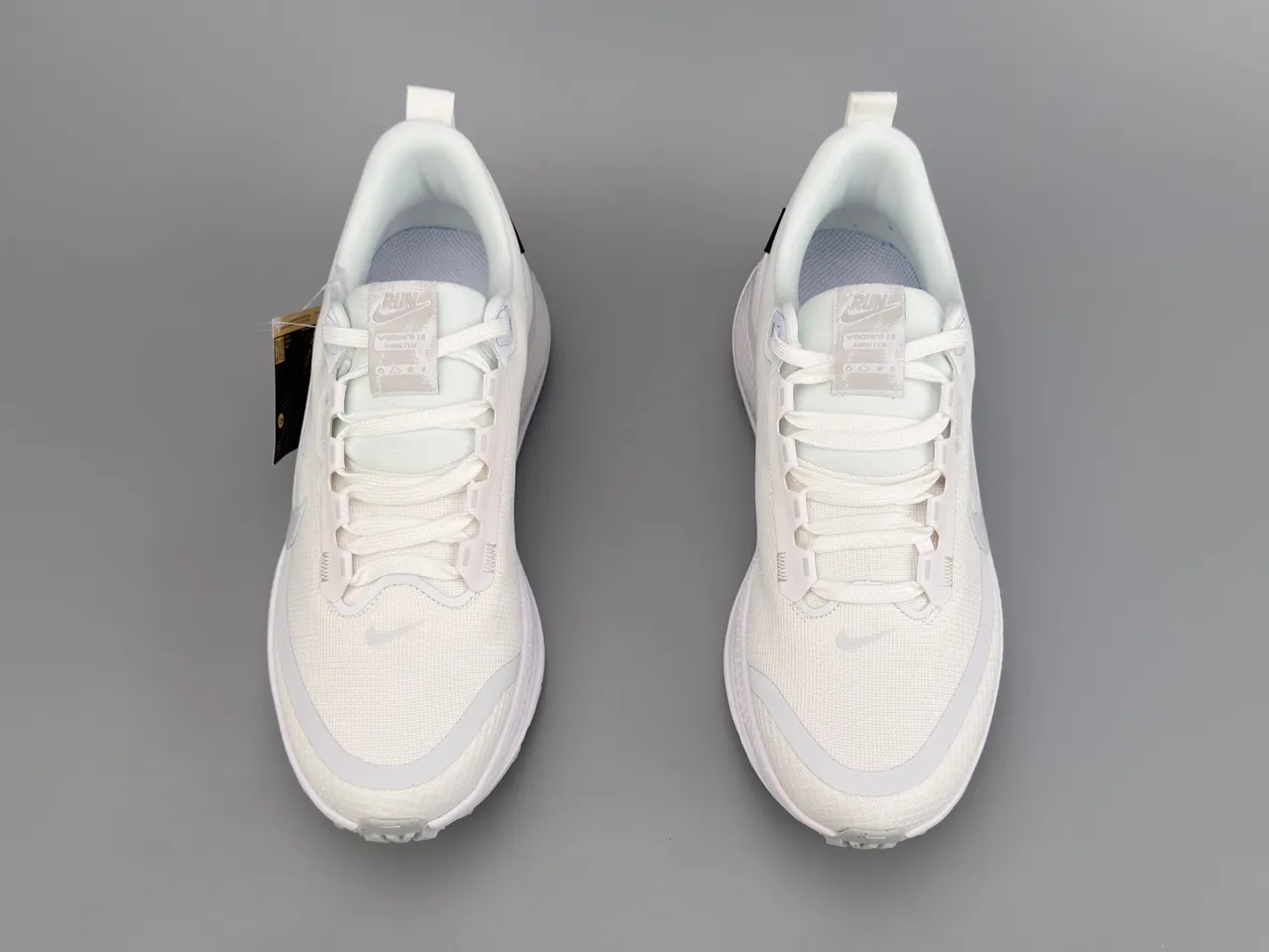 Nike White Gray Engineered Mesh Upper Sculpted ZoomX Midsole Running Shoes 7