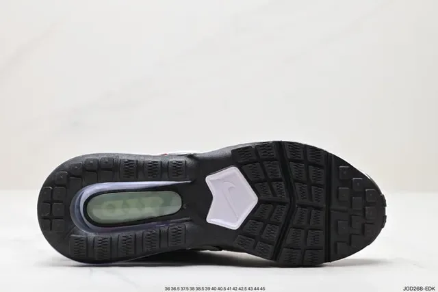Nike Air Unit Chaussures Lifestyle, Blanches et Grises, Layered Synthetic And Mesh Upper, Visible Heel 4