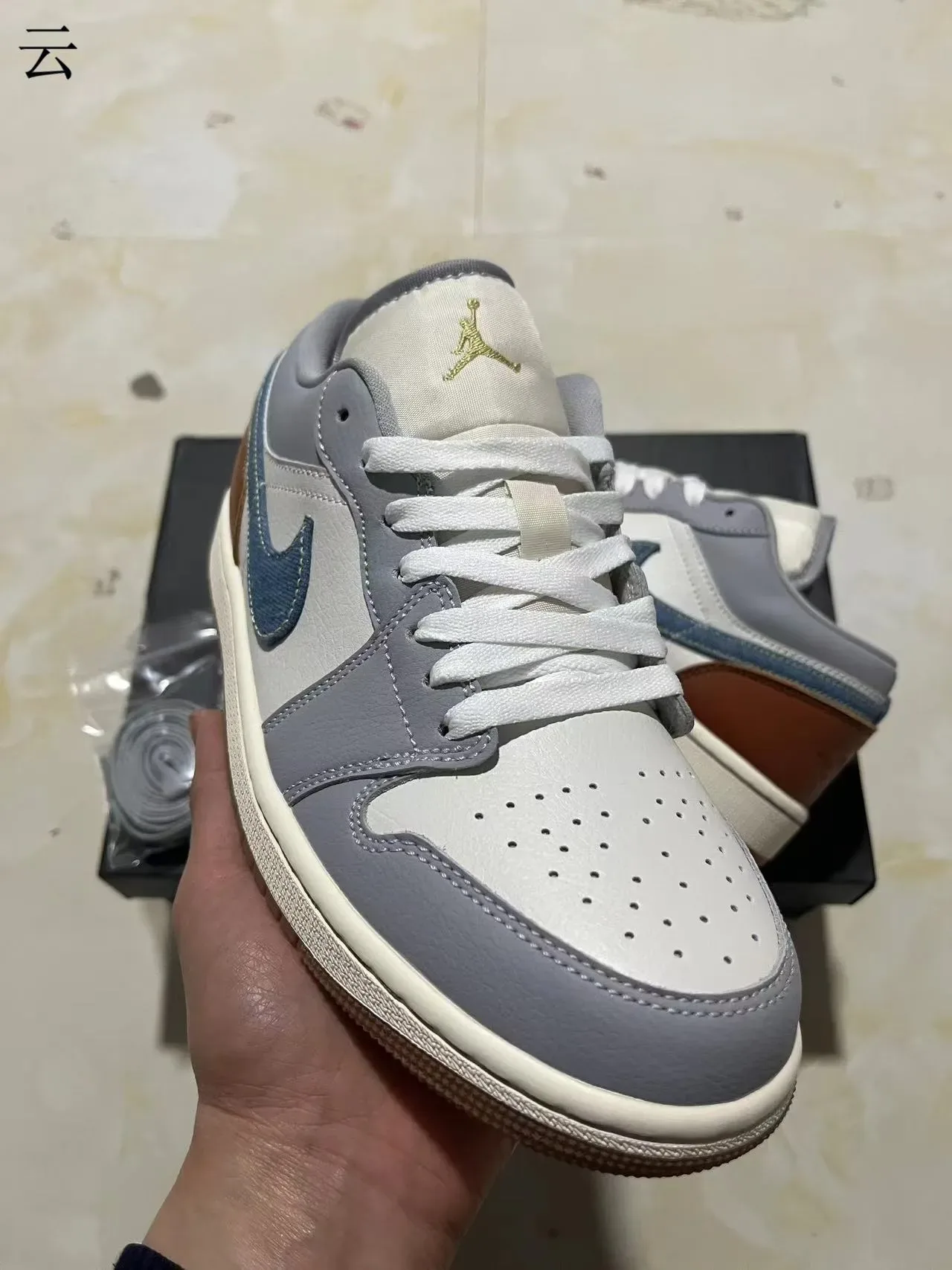 Nike White Gray Low-Top Denim-Accented Swoosh Lifestyle Sneakers 2