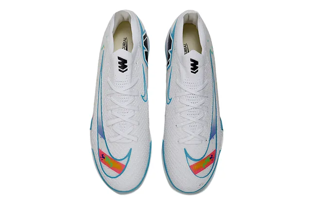 Nike Zapatos de Fútbol Turf Blancos Multicolores con Superior de Knit y Gráficos de Salpicaduras de Pintura 2