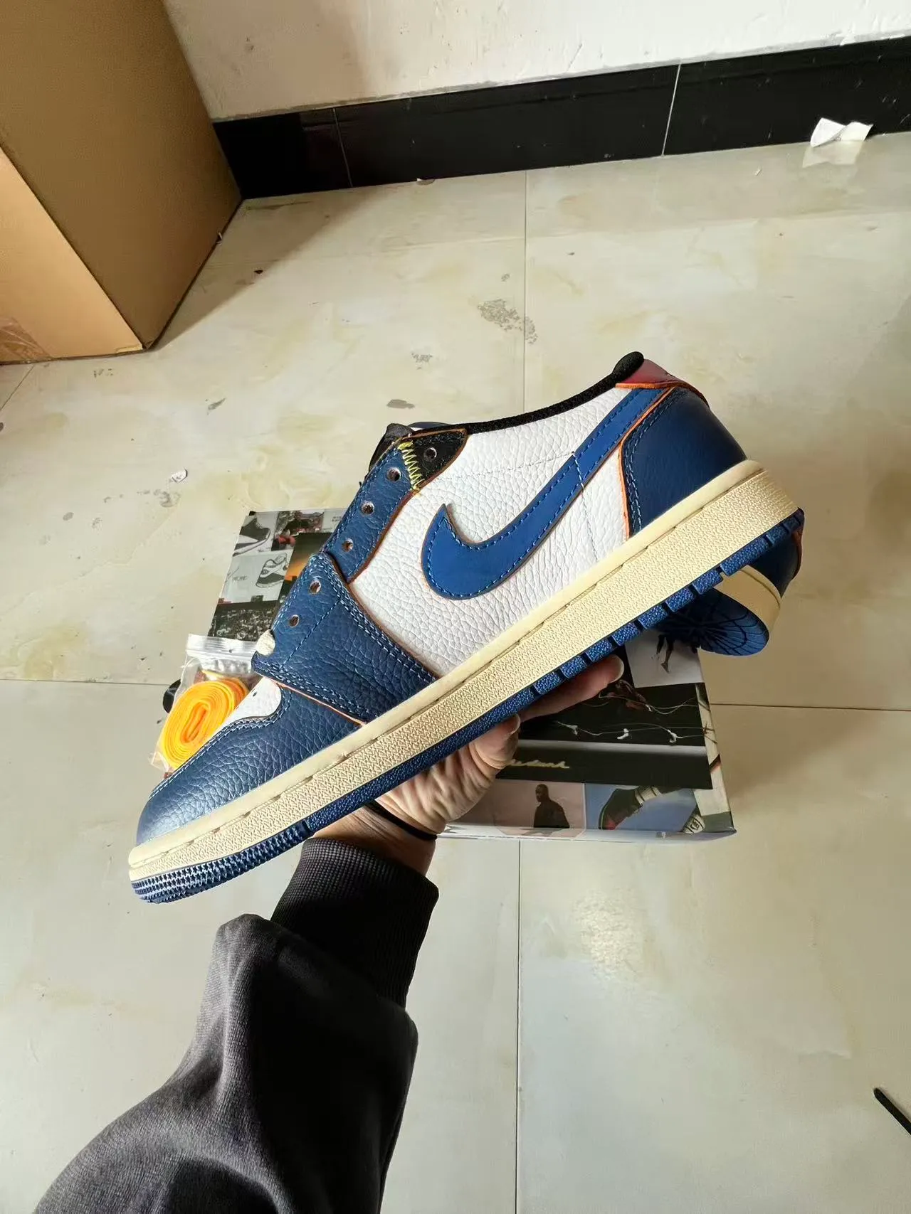Nike White Navy Leather-Paneled Cupsole Lifestyle Sneakers 5
