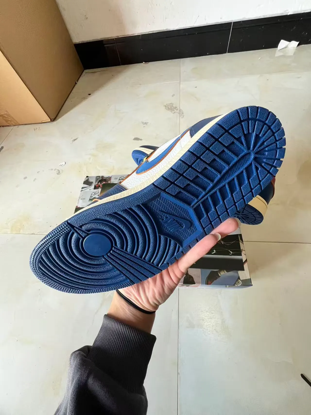 Nike White Navy Leather-Paneled Cupsole Lifestyle Sneakers 6