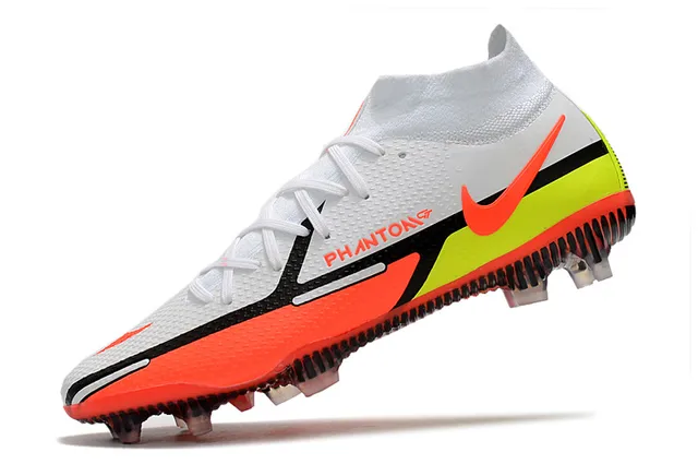 Nike Chaussures de football blanc et orange à coupe haute, col ajusté à la chaussette, partie supérieure en maille ingénierée, crampons pour terrain ferme 4