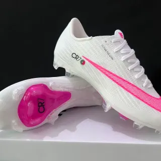 نيك أبيض وردي Flyweave أبير سووش أكسنت فيرمن غراوند حذاء كرة قدم
