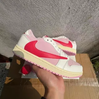 Nike Tênis lifestyle branco e rosa low-top com camadas de couro e sintético