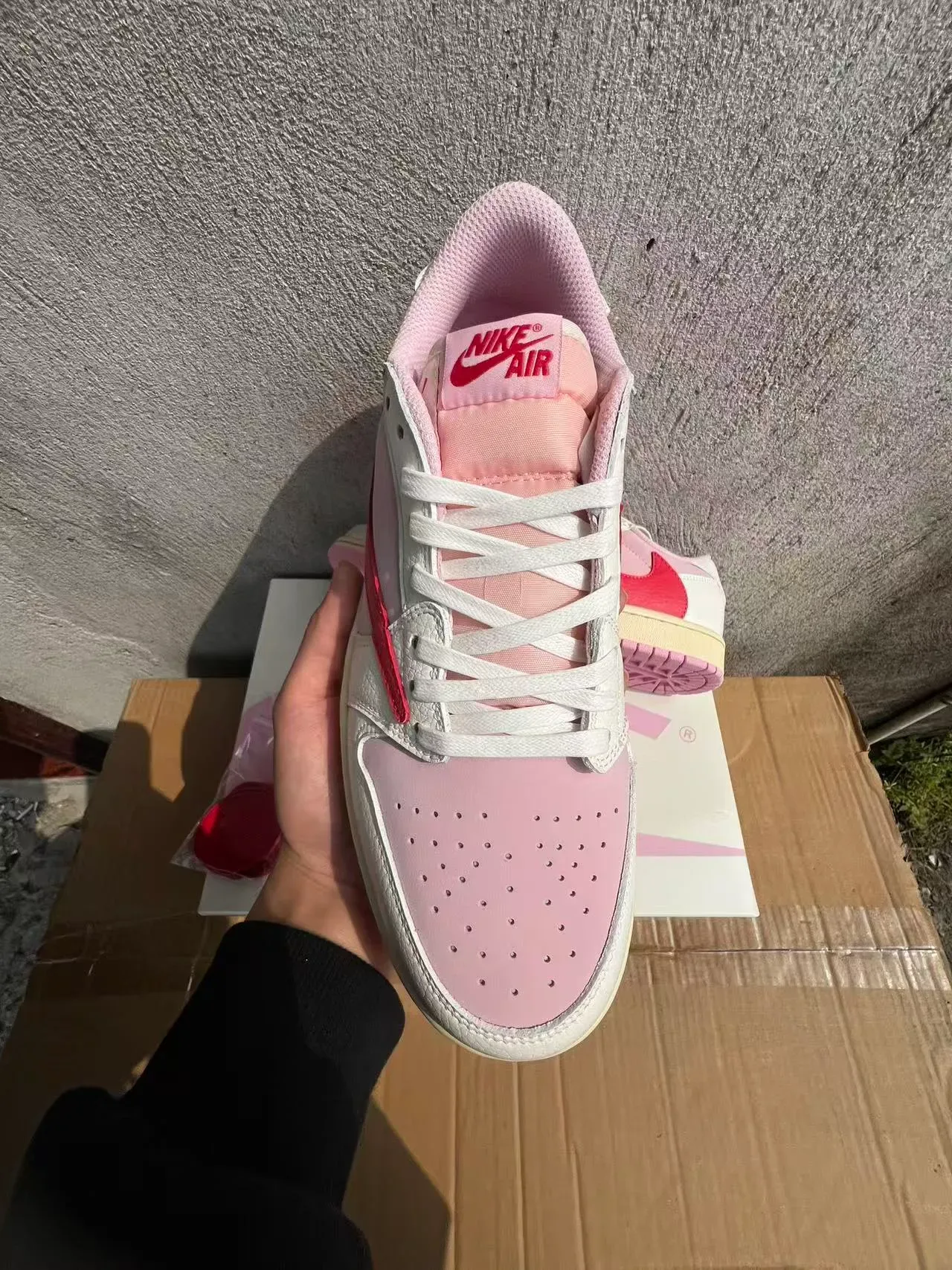 Nike White Pink Low-Top Layered Leather And Synthetic Lifestyle Sneakers 3