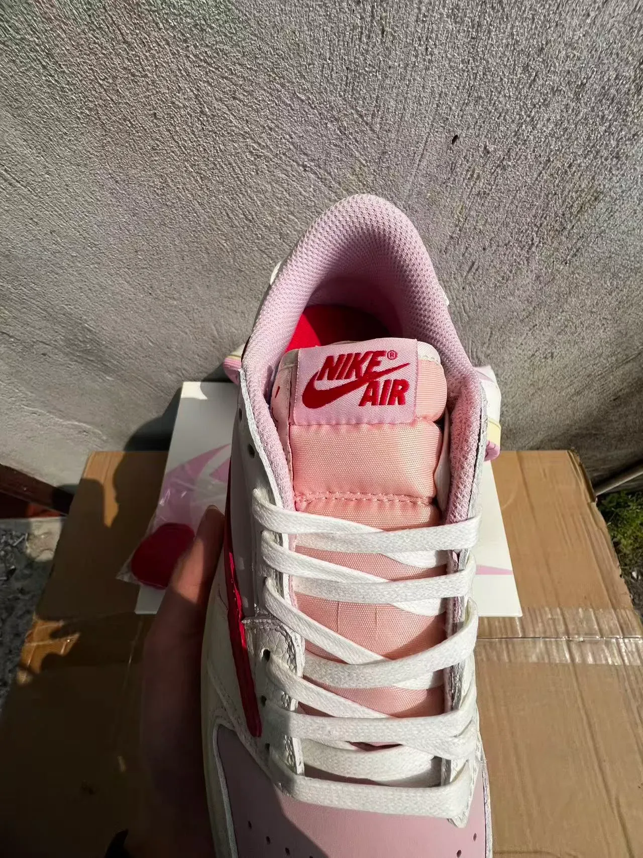 Nike White Pink Low-Top Layered Leather And Synthetic Lifestyle Sneakers 4