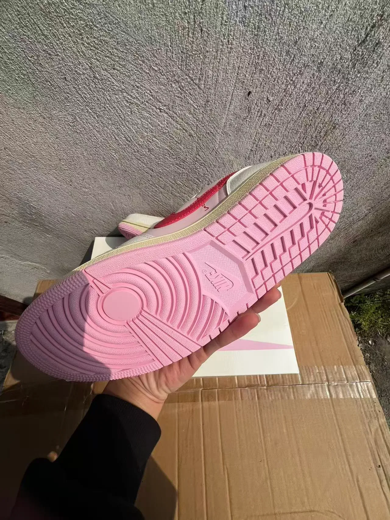 Nike White Pink Low-Top Layered Leather And Synthetic Lifestyle Sneakers 6