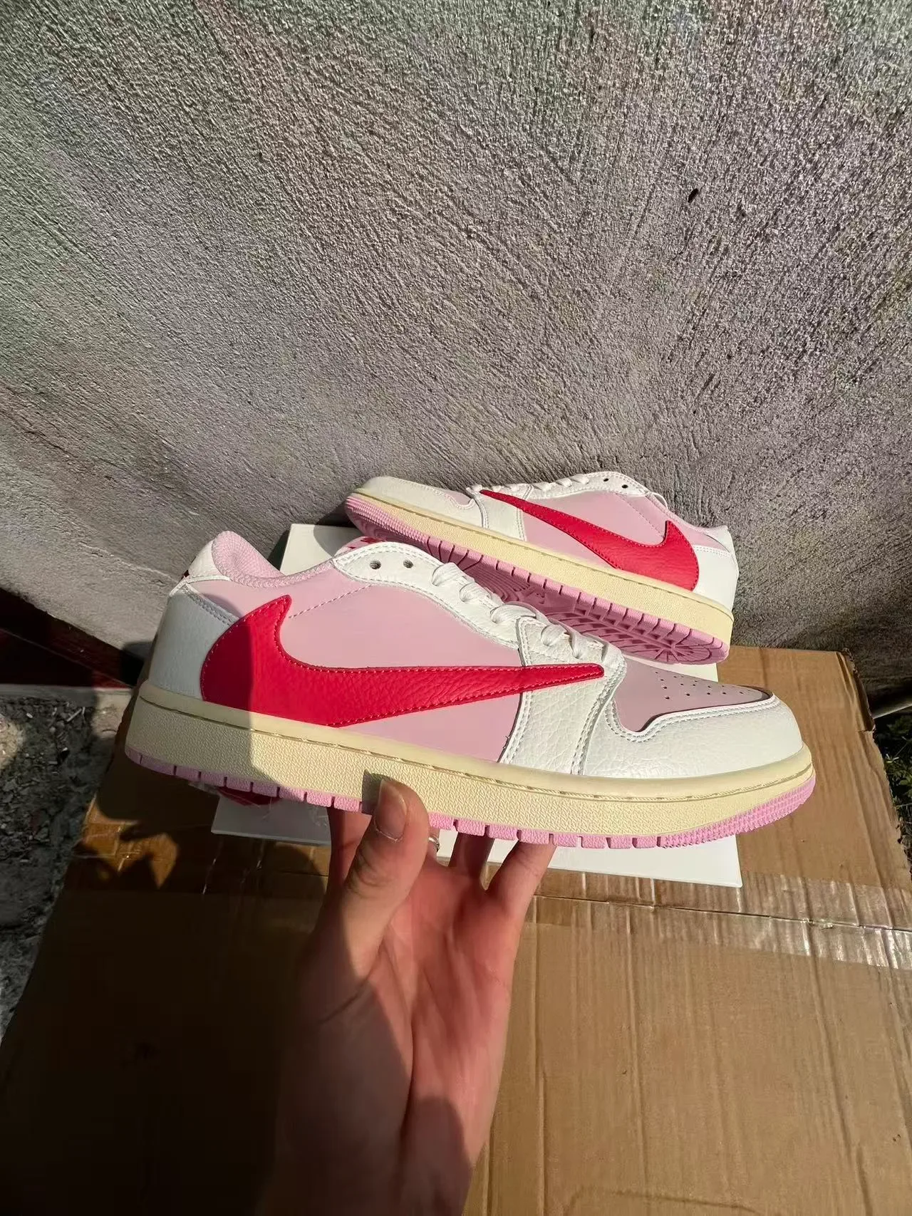 Nike White Pink Low-Top Layered Leather And Synthetic Lifestyle Sneakers 7