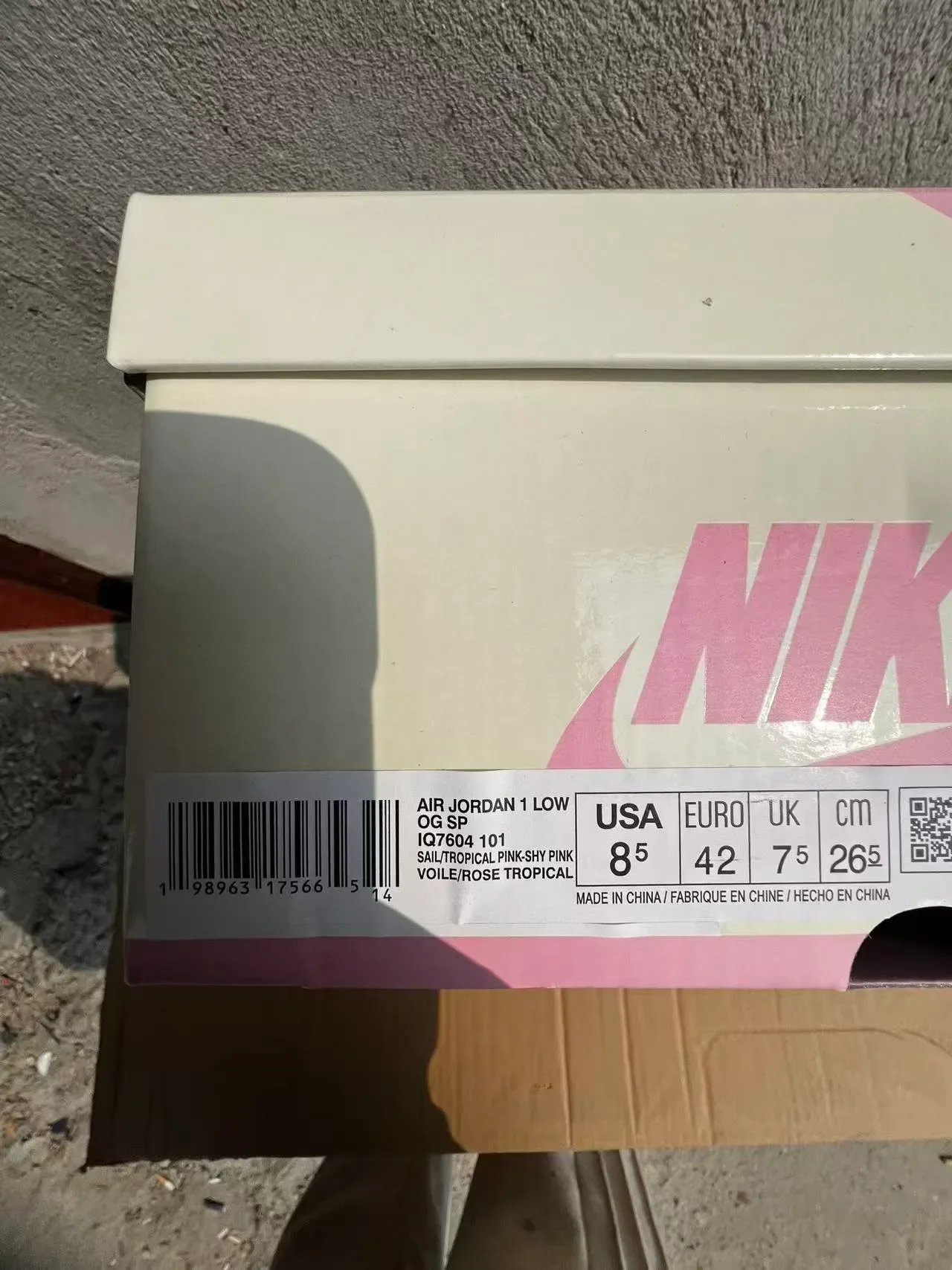 Nike White Pink Low-Top Layered Leather And Synthetic Lifestyle Sneakers 10