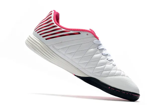 Nike أبيض وردي مخيط صناديق الأصابع قفص صناعي أحذية كرة القدم الداخلية 2