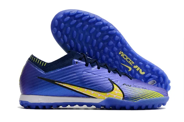 Nike Chaussures de football Turf avec upper Flyknit blanc et violet, overlay géométrique orange 13