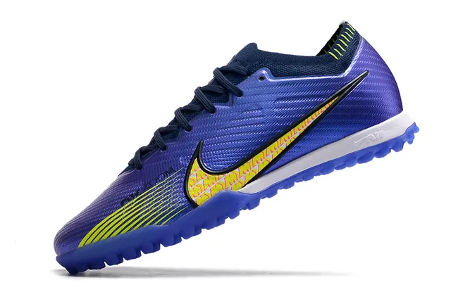 Nike Chaussures de football Turf avec upper Flyknit blanc et violet, overlay géométrique orange 16