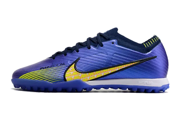 Nike Chaussures de football Turf avec upper Flyknit blanc et violet, overlay géométrique orange 17