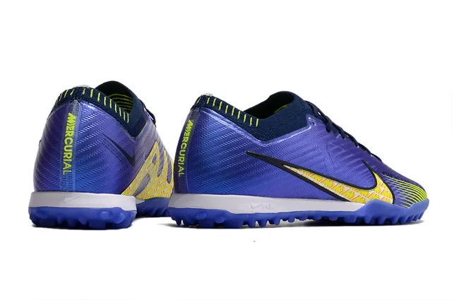 Nike Chaussures de football Turf avec upper Flyknit blanc et violet, overlay géométrique orange 19