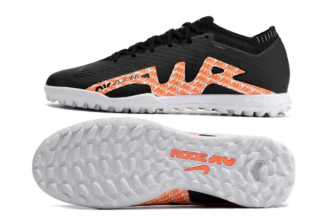 Nike Chaussures de football Turf avec upper Flyknit blanc et violet, overlay géométrique orange 20
