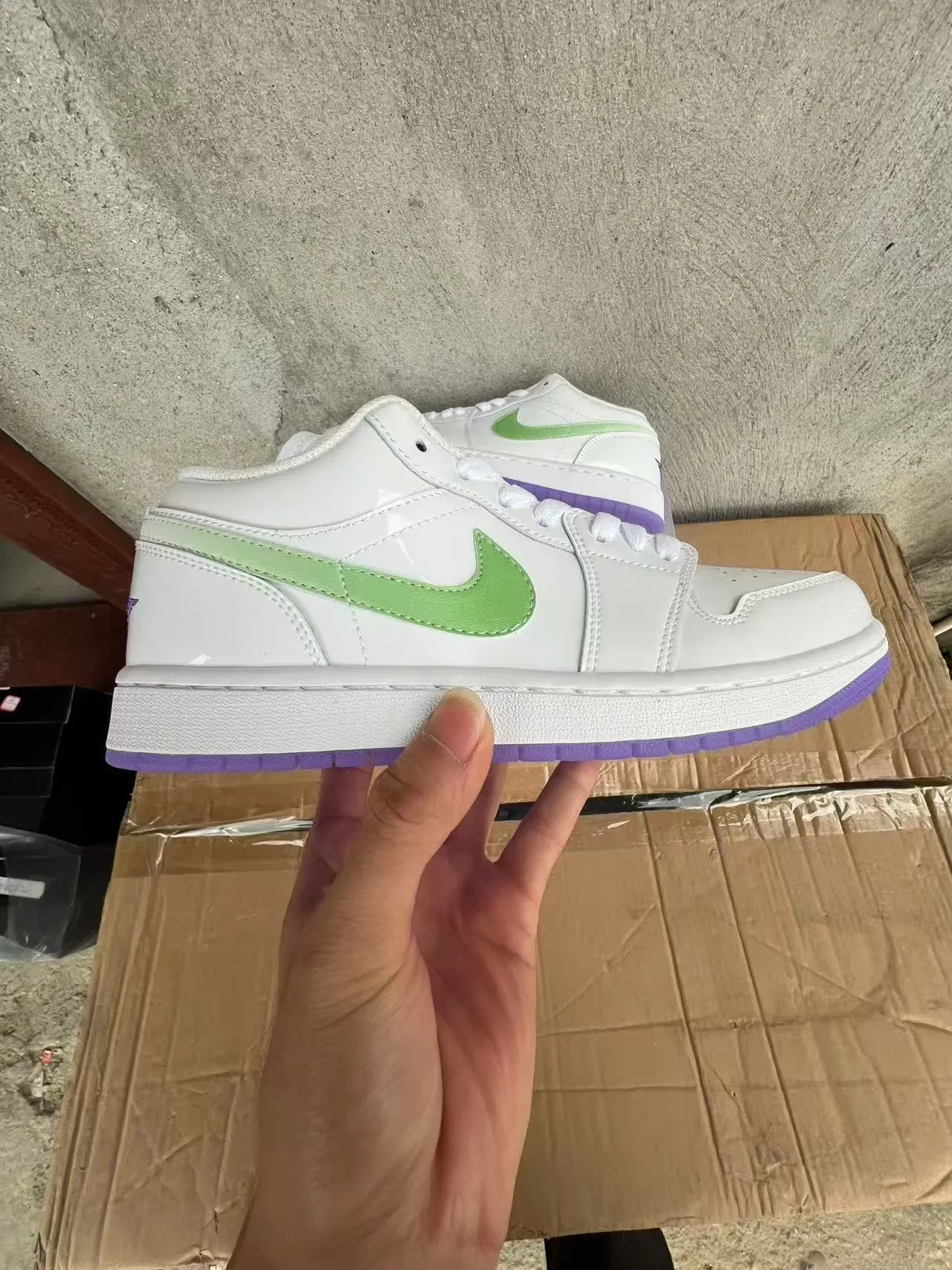 Nike White Purple Glossy Upper Light Green Swoosh Lifestyle Sneakers 8