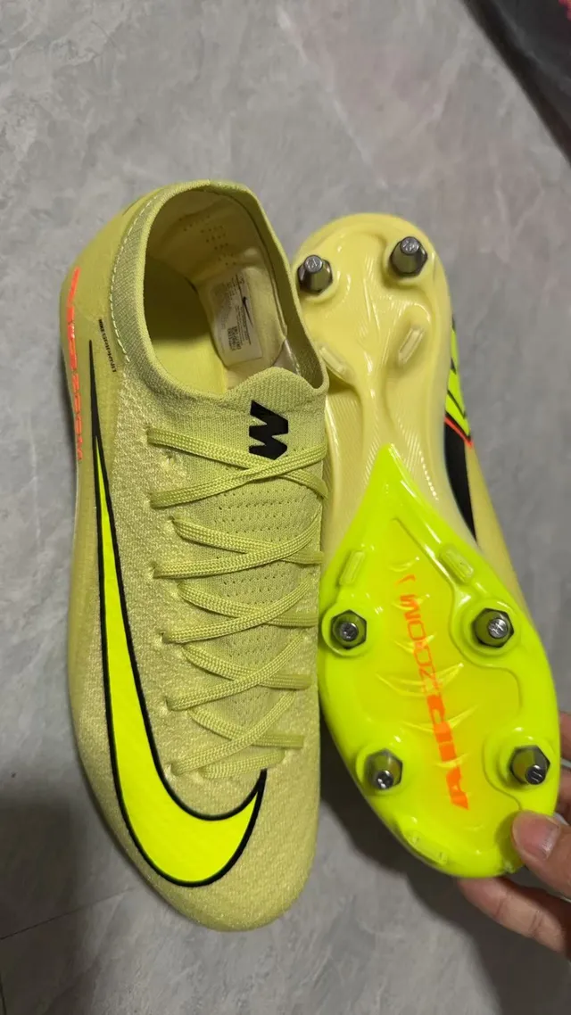 Nike Yellow Black Low-Cut Knit Upper Neon Outsole Firm-Ground Soccer Shoes 8