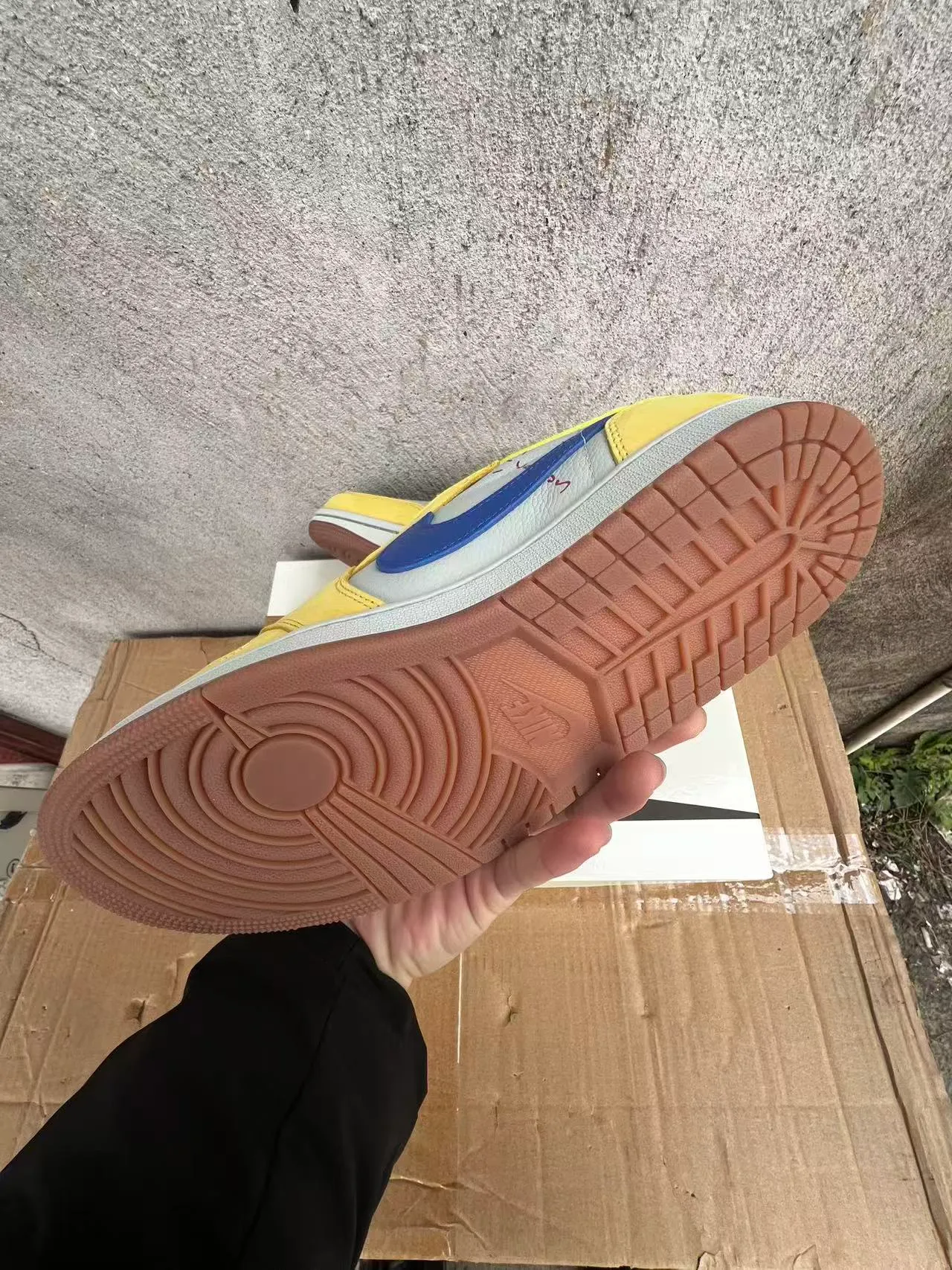 Nike Yellow Blue Low-Top Layered Leather Lifestyle Sneakers 6