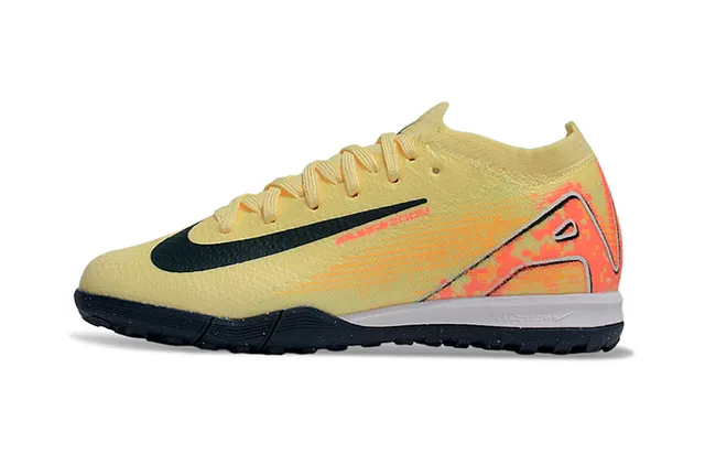 Nike chaussures de football avec upper en tricot jaune orange et semelle turf 6
