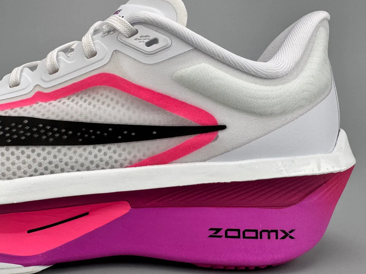 Nike Zoom Fly ZoomX Branco Preto Rosa Tênis de corrida 7