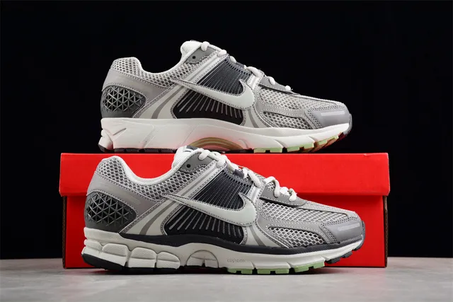Nike Zoom Vomero 5 Gris Negro Blanco Mint Zapatos de correr 2