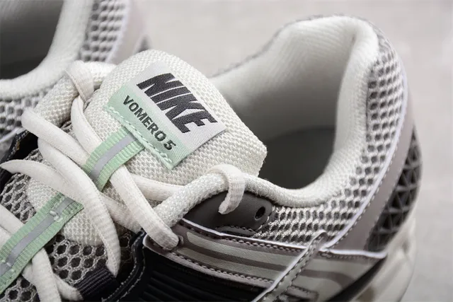 Nike Zoom Vomero 5 Gris Negro Blanco Mint Zapatos de correr 7