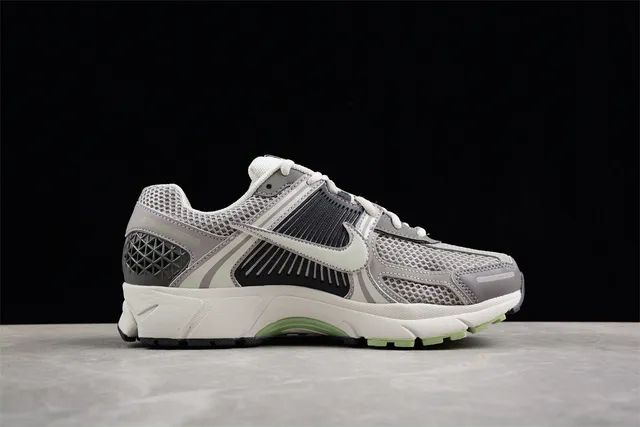 Nike Zoom Vomero 5 Gris Negro Blanco Mint Zapatos de correr 12