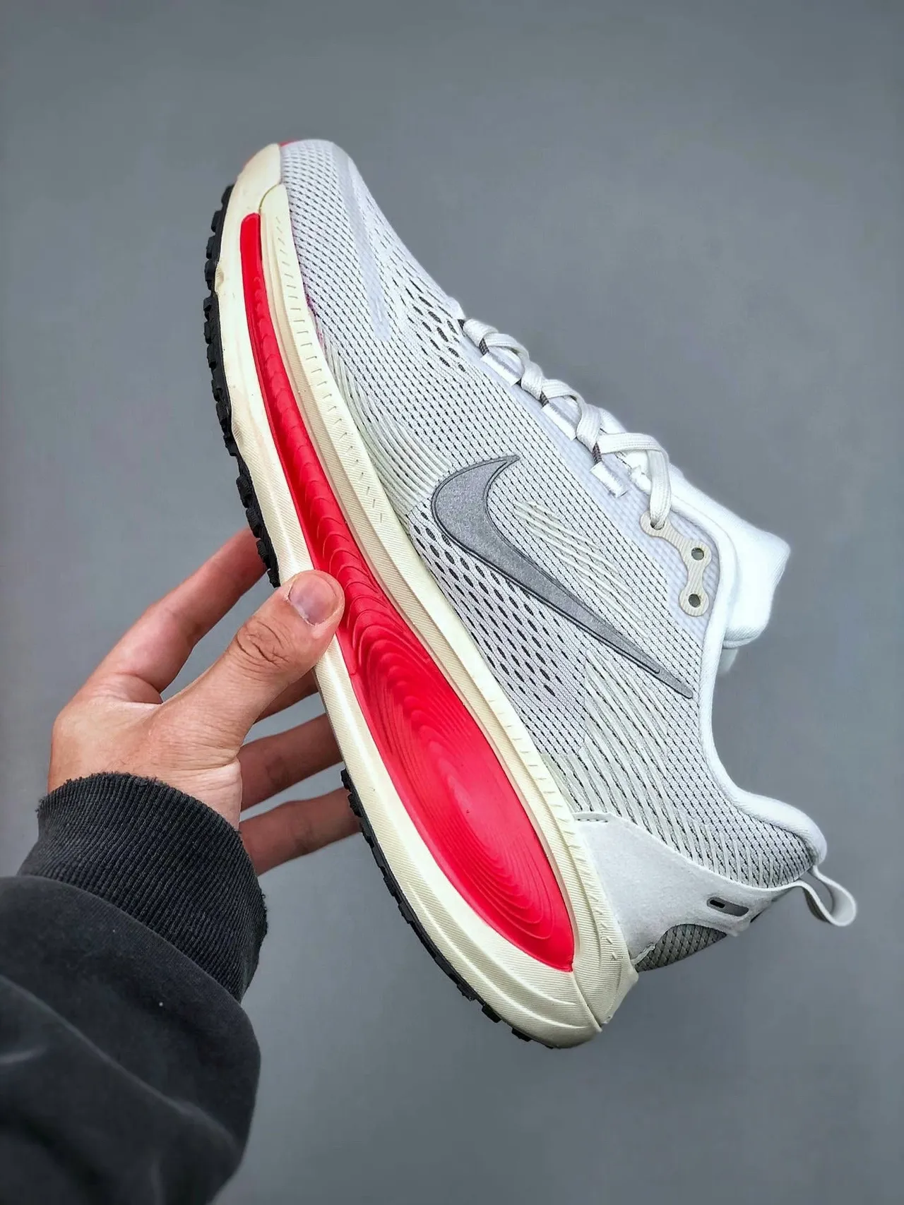 Nike Zoom Vomero 5 Gris Clair Rouge Chaussures de course 2