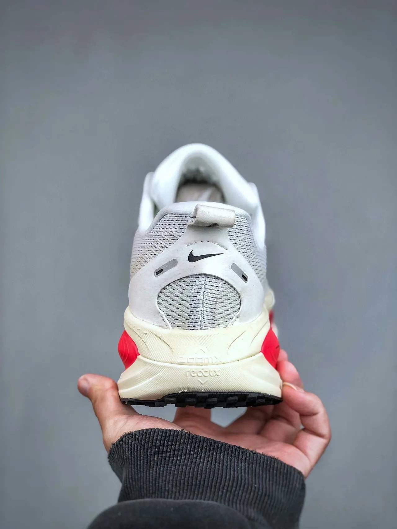 Nike Zoom Vomero 5 Gris Clair Rouge Chaussures de course 4
