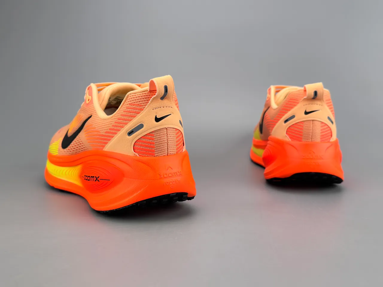 Nike ZoomX Invincible Run Orange Yellow Engineered Mesh Upper Wave-Patterned Midsole Running Shoes 6