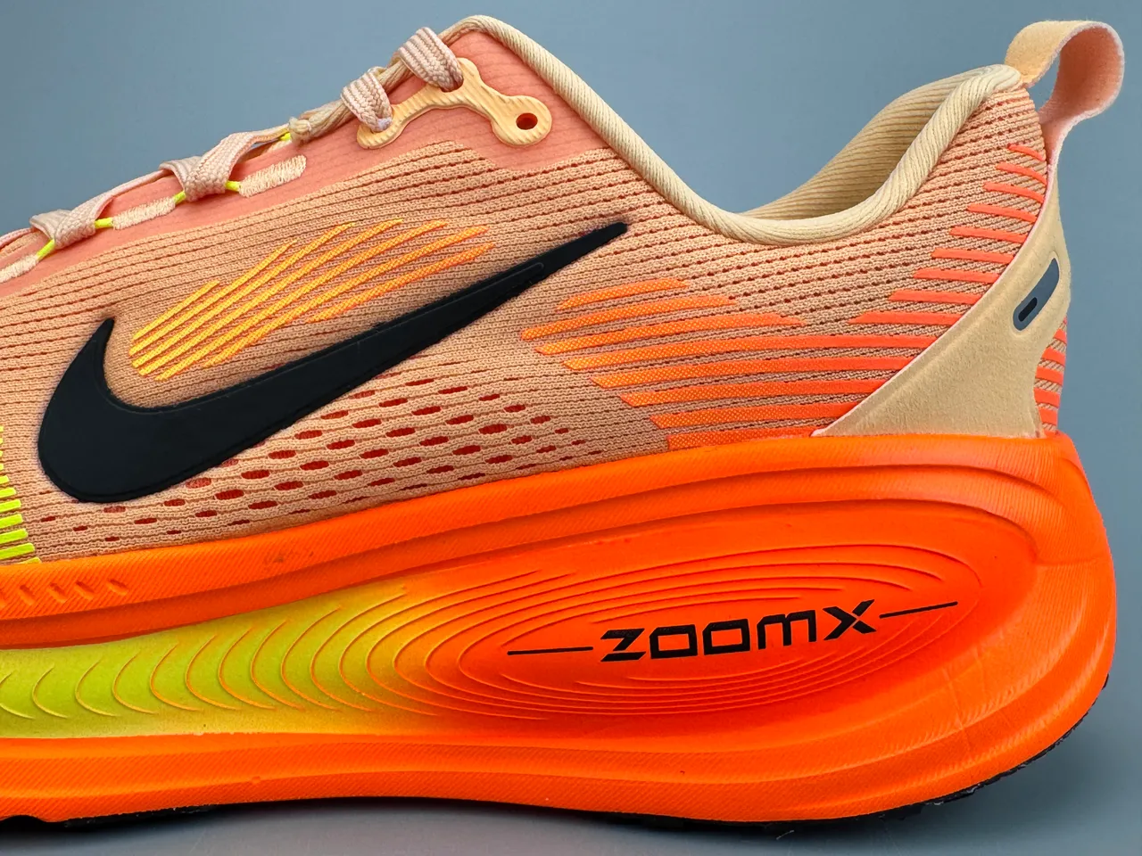 Nike ZoomX Invincible Run Orange Yellow Engineered Mesh Upper Wave-Patterned Midsole Running Shoes 7