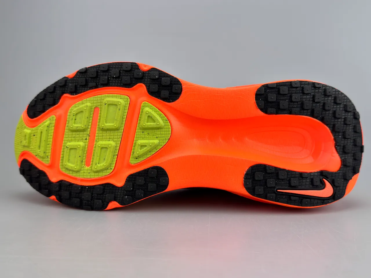 Nike ZoomX Invincible Run Orange Yellow Engineered Mesh Upper Wave-Patterned Midsole Running Shoes 8