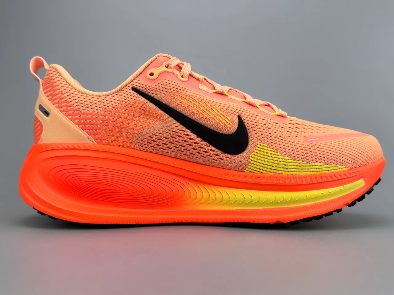 Nike ZoomX Invincible Run Orange Yellow Engineered Mesh Upper Wave-Patterned Midsole Running Shoes 10