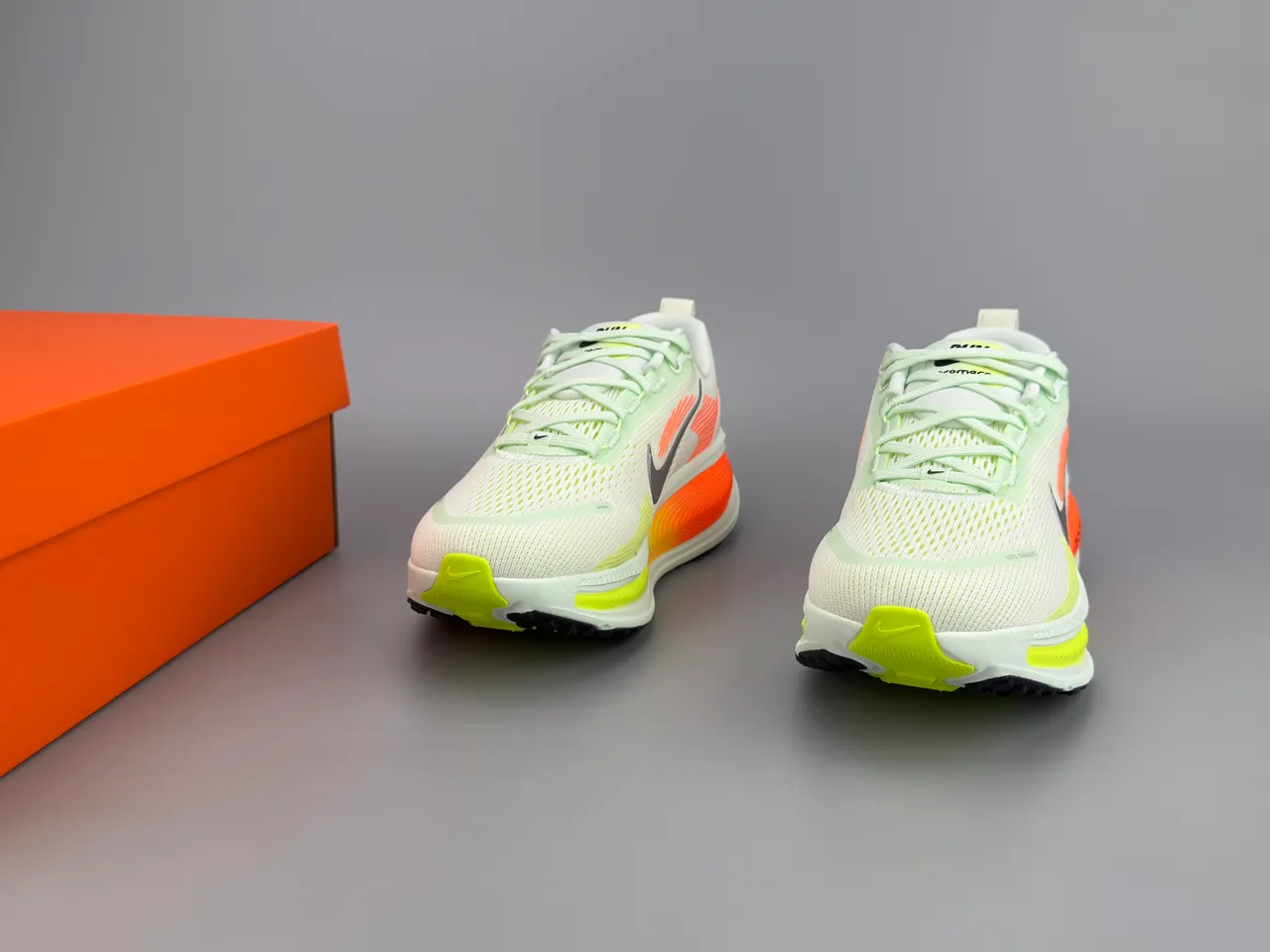 Nike ZoomX Invincible Run White Orange Engineered Knit Upper Gradient Wave Midsole Running Shoes 3