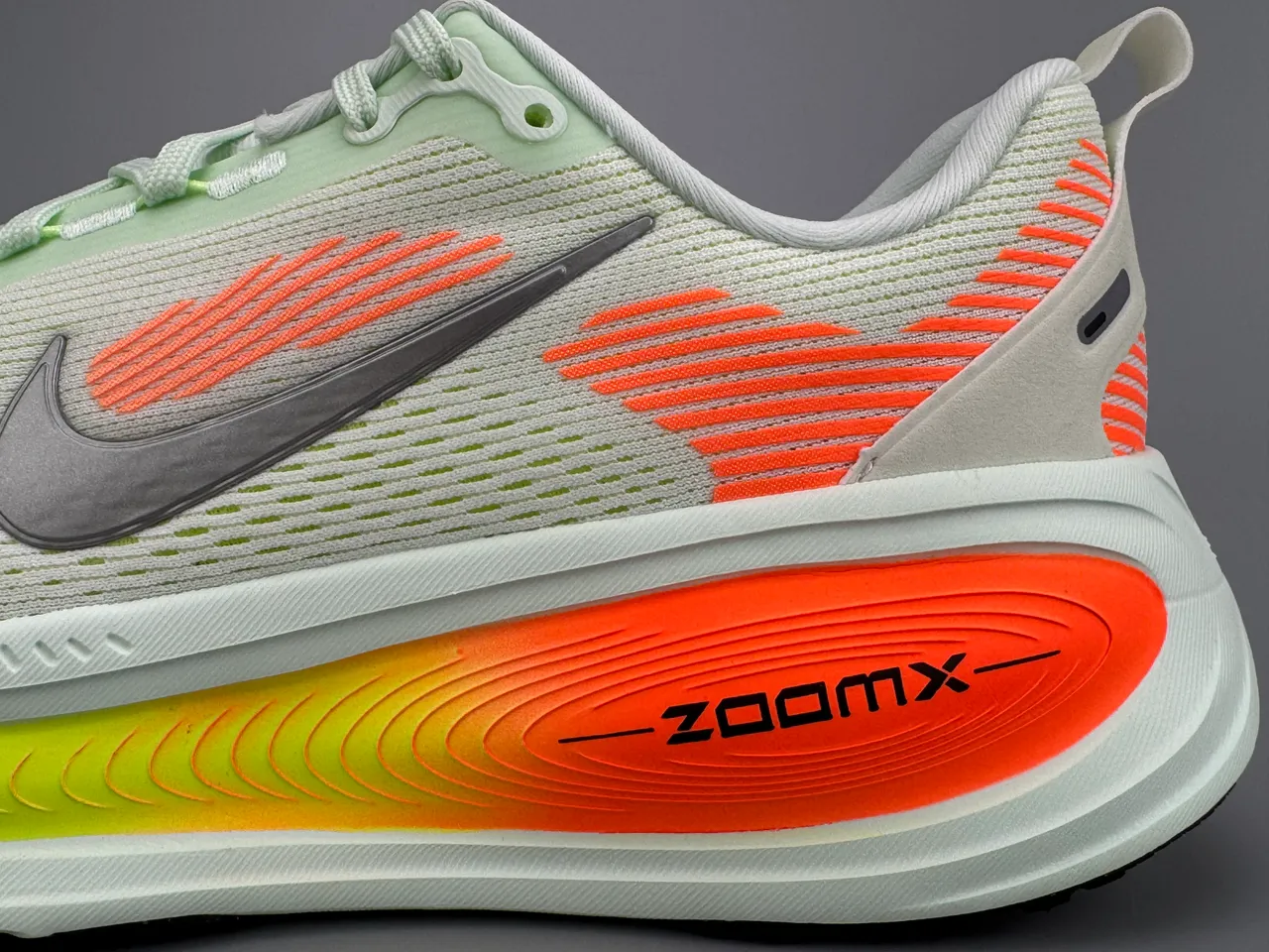 Nike ZoomX Invincible Run White Orange Engineered Knit Upper Gradient Wave Midsole Running Shoes 5