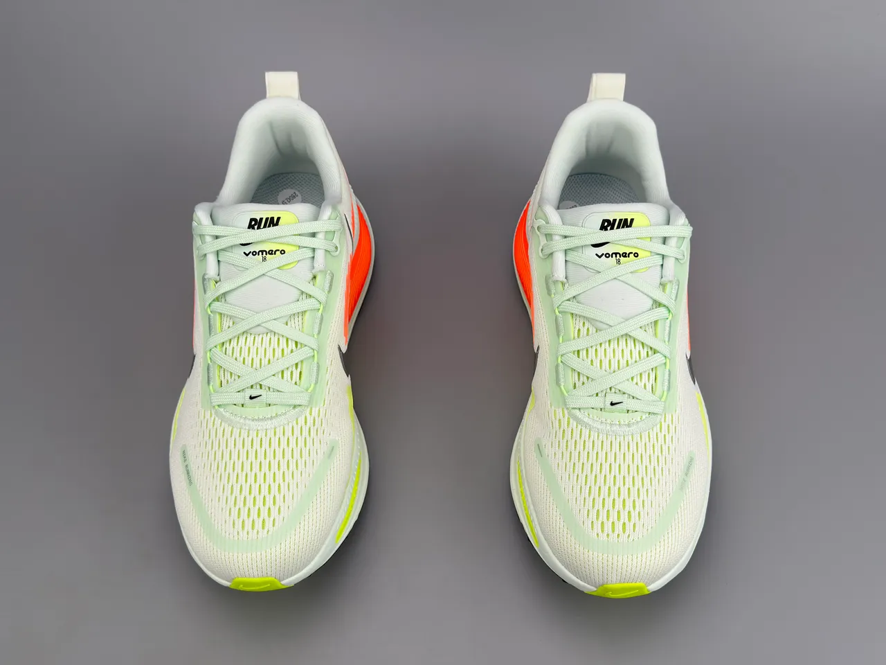 Nike ZoomX Invincible Run White Orange Engineered Knit Upper Gradient Wave Midsole Running Shoes 7
