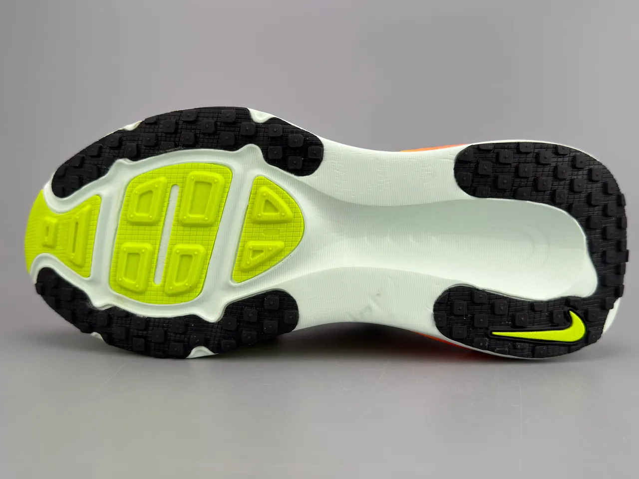 Nike ZoomX Invincible Run White Orange Engineered Knit Upper Gradient Wave Midsole Running Shoes 8