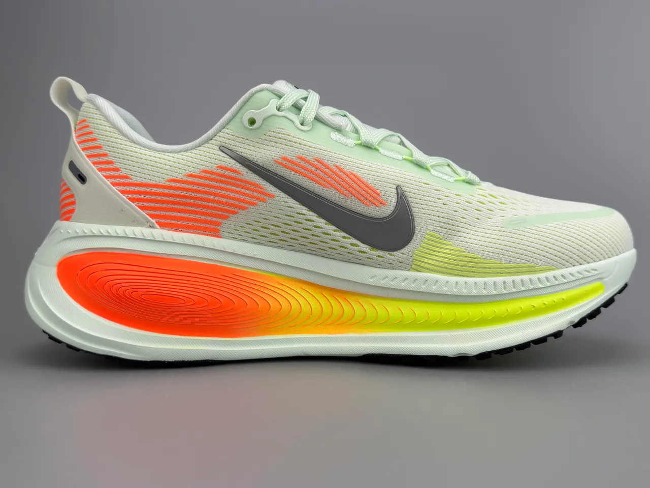 Nike ZoomX Invincible Run White Orange Engineered Knit Upper Gradient Wave Midsole Running Shoes 10