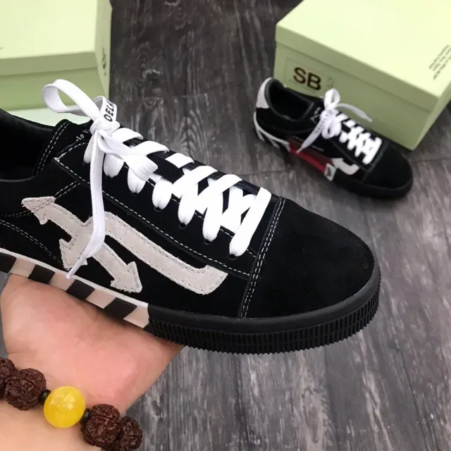 Off-White Arrow Low-Top أحذية رياضية سوداء سويدية Lifestyle 7