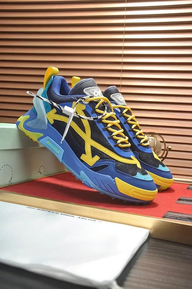 أوف وايت أسود أزرق مفكك صناعي Chunky Sneakers 2