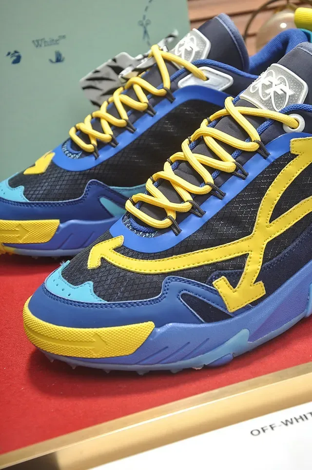 أوف وايت أسود أزرق مفكك صناعي Chunky Sneakers 4