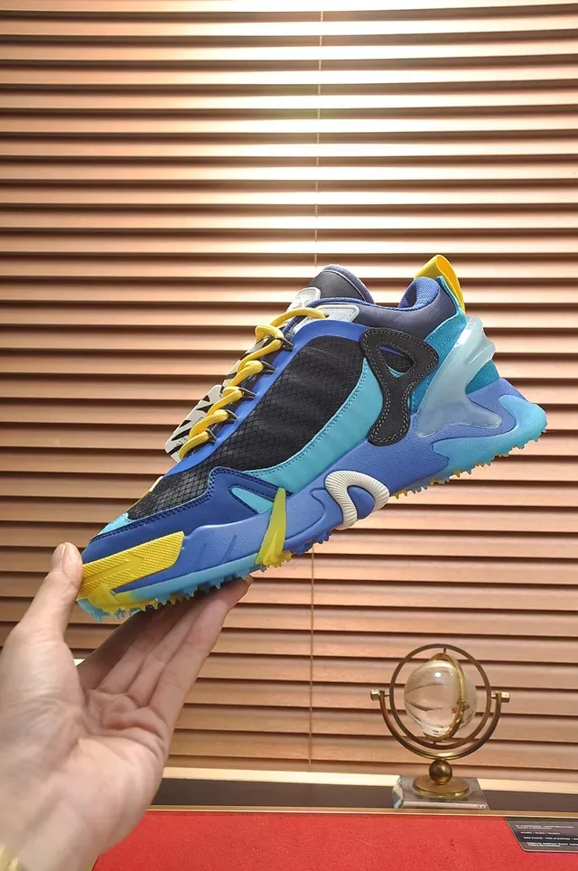 أوف وايت أسود أزرق مفكك صناعي Chunky Sneakers 7