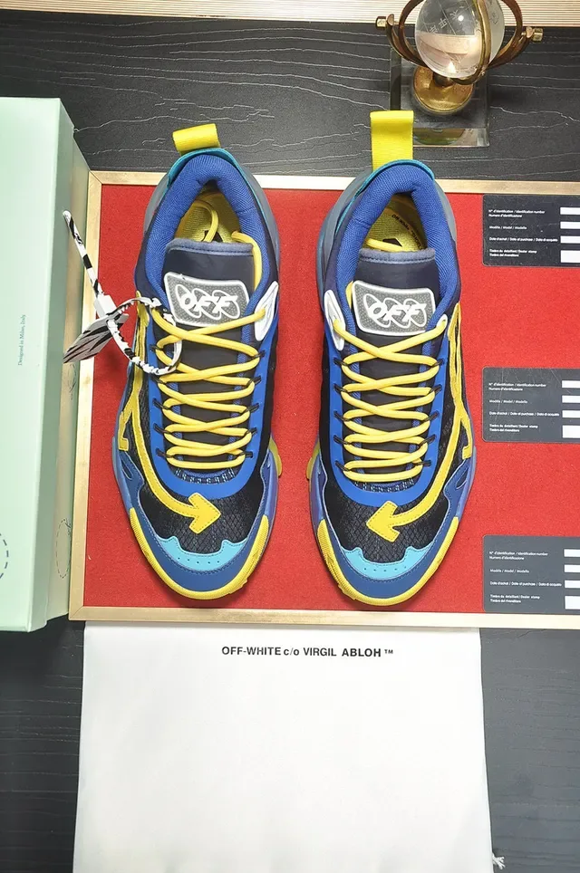 أوف وايت أسود أزرق مفكك صناعي Chunky Sneakers 9