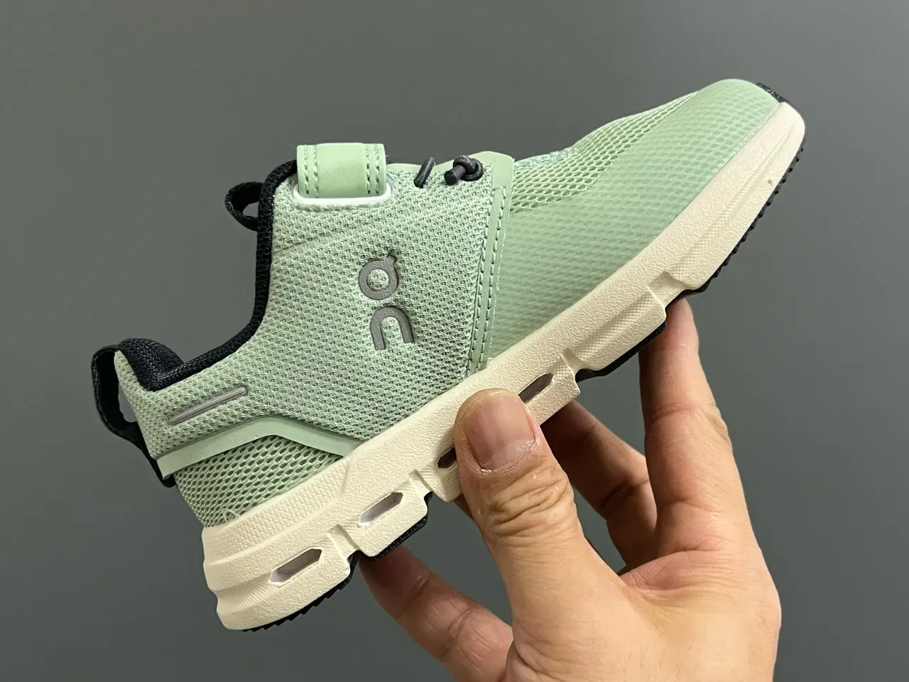 On Cloudmonster Vert Blanc Sans lacets Sangle Velcro Respirant Mesh Haut Sneakers Lifestyle 10