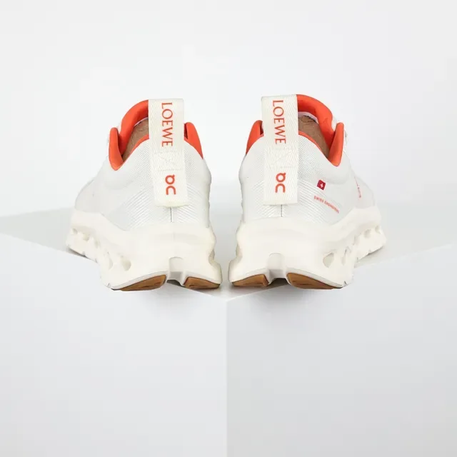 On Cloudmonster Off-White y Orange zapatillas lifestyle 8
