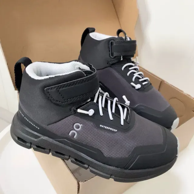 On Cloudventure Tênis Lifestyle Impermeáveis de Bico Alto 24