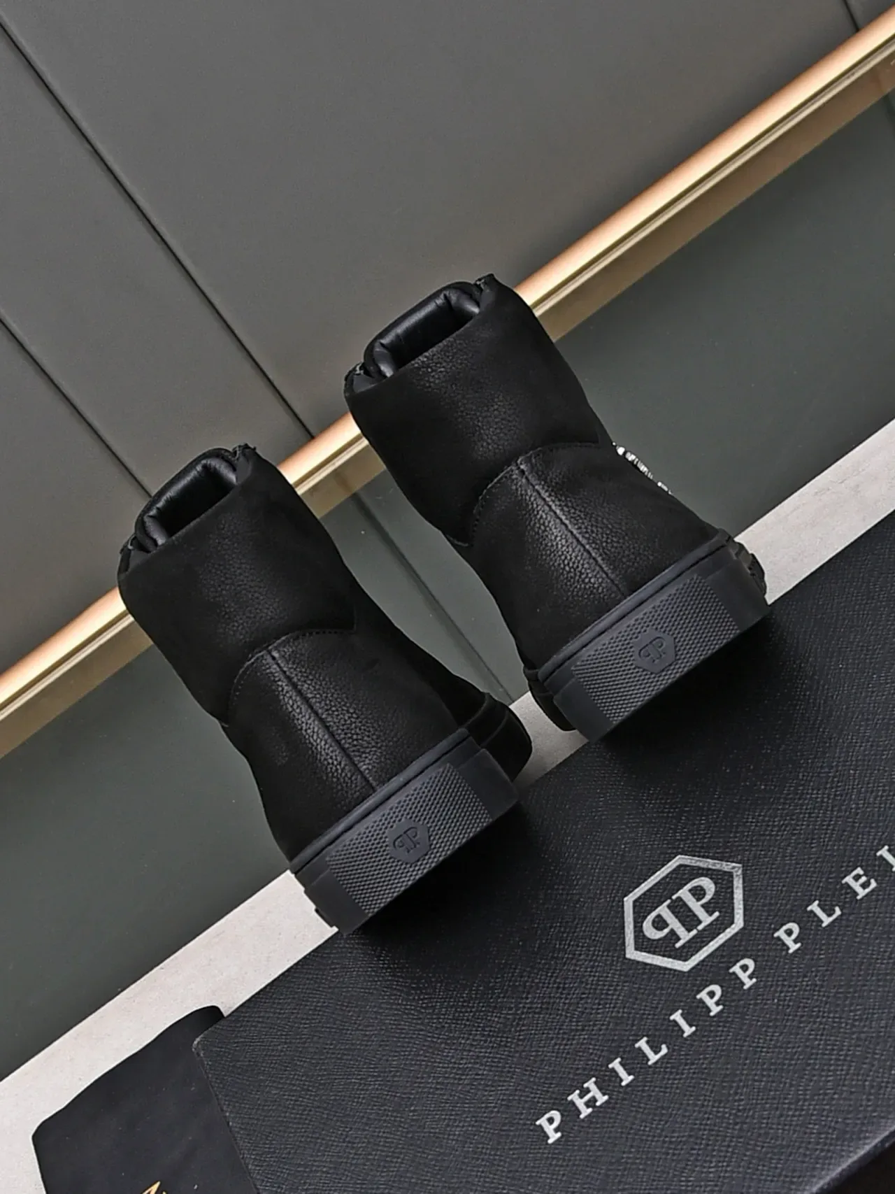 Philipp Plein حذاء رياضي أسود عالي الارتفاع مطرز بشعار أسلوب حياة 3