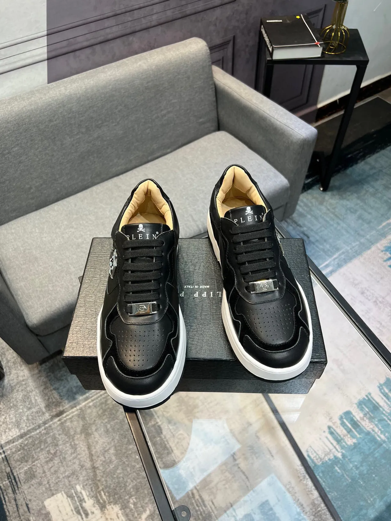 Philipp Plein Lifestyle Sneaker Preto Branco Hexagonal PP Logo Couro e Camurça Parte Superior Lifestyle Sneakers 5