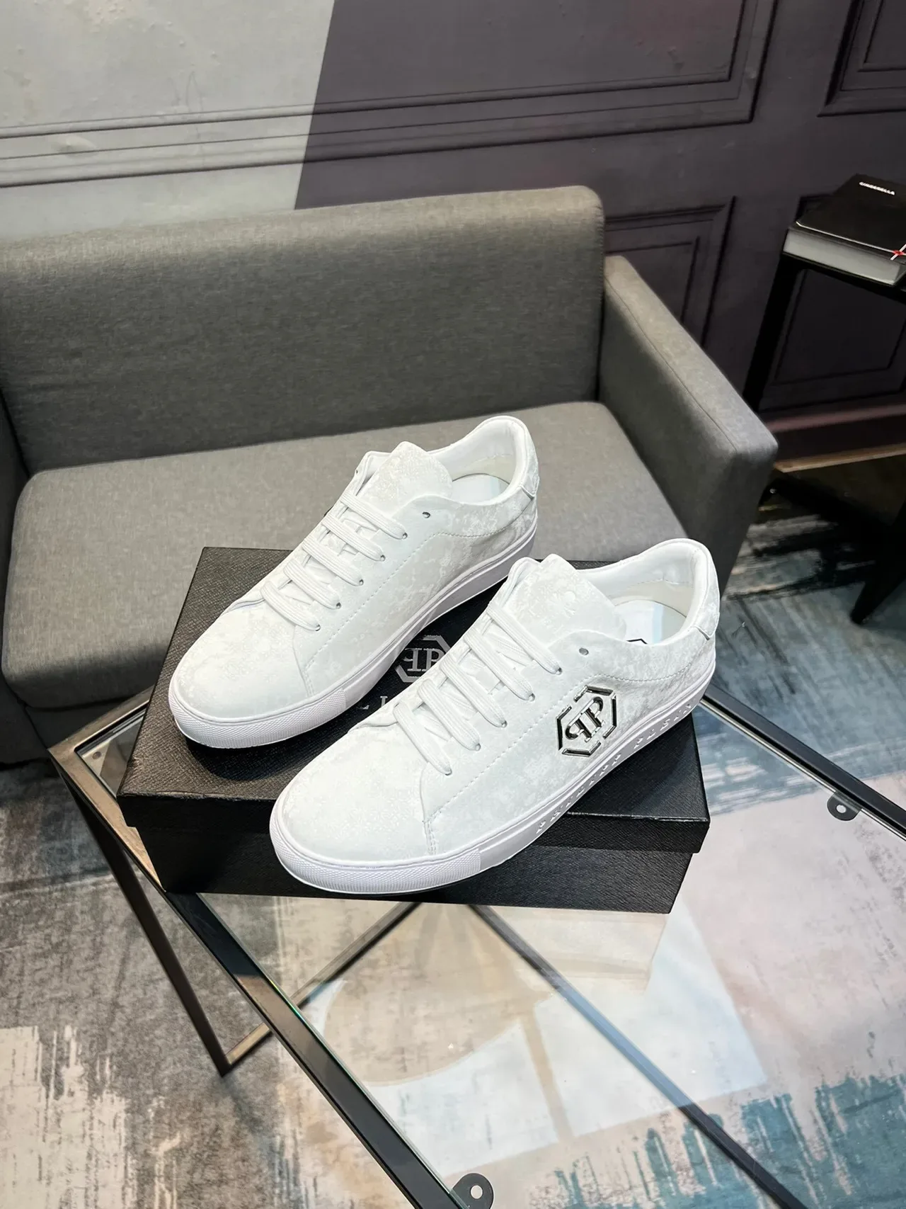 Philipp Plein Tênis Lifestyle Branco Prata Baixo Texturizado Camurça Tênis Lifestyle 4